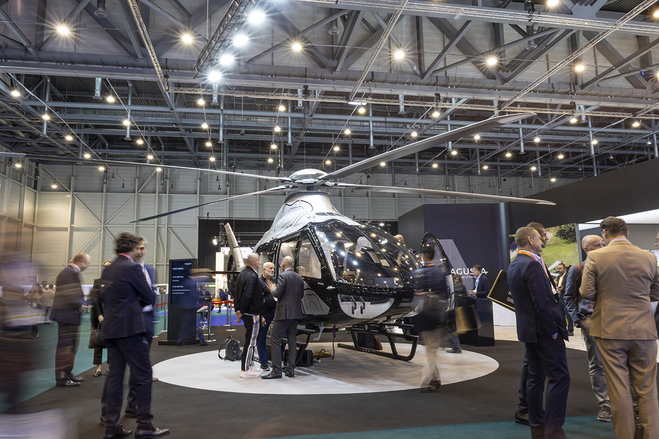 Agusta - AW09 ROADSHOW